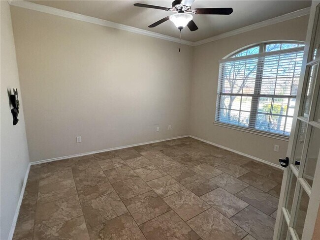 Foto del edificio - 326 Briar Park Dr