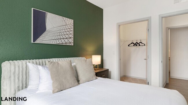 Foto del edificio - 9301 Summit Centre Way