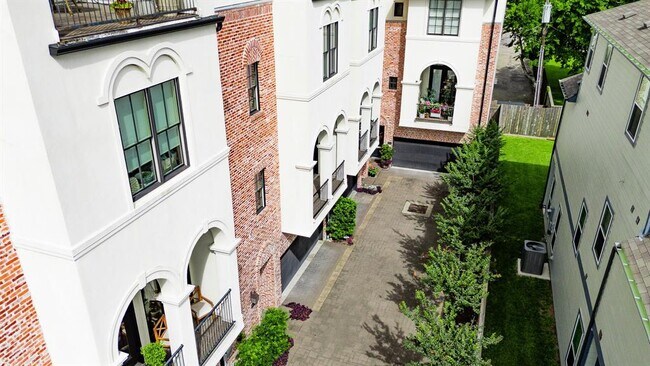 Foto del edificio - 5104 Jackson St