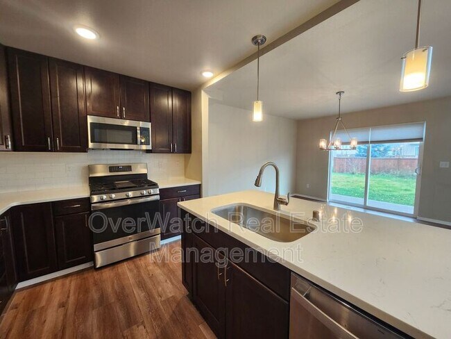 Foto del edificio - 207 Shageluk St