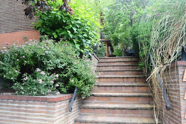 Foto del edificio - 3916 Dayton Ave N