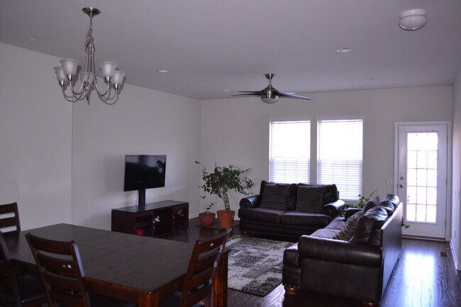 Foto del edificio - 1718 Beacon Ln