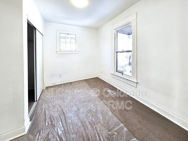 Building Photo - 1023 W Kiowa St