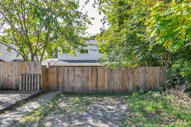 Building Photo - 808 Steuben St