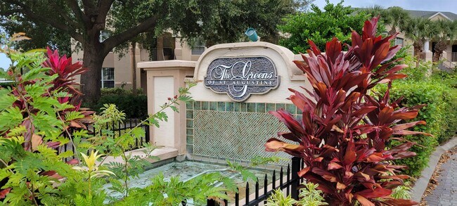 Foto del edificio - 1001 Royal Troon Ln