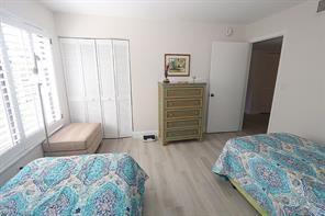 Building Photo - 5954 Pelican Bay Blvd