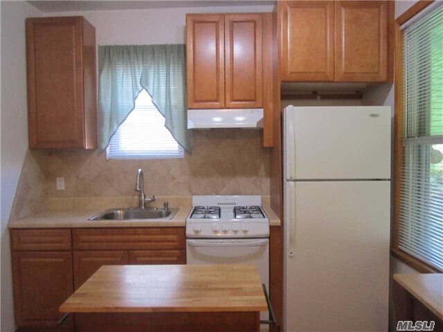 Building Photo - 75-19-75-65 65th Dr