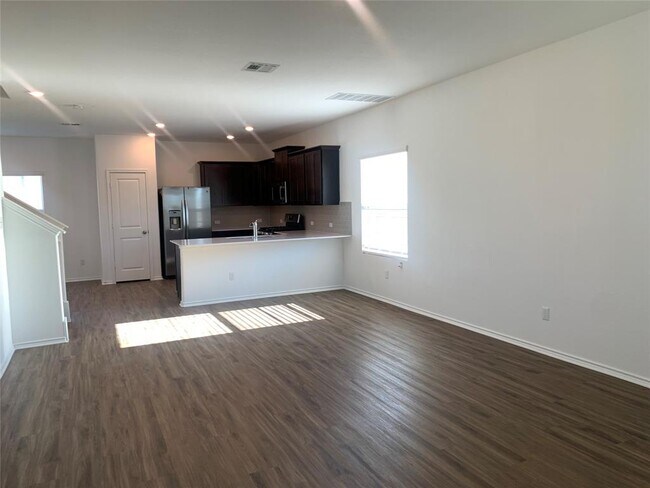 Foto del edificio - 3301 Dusted Daisy St