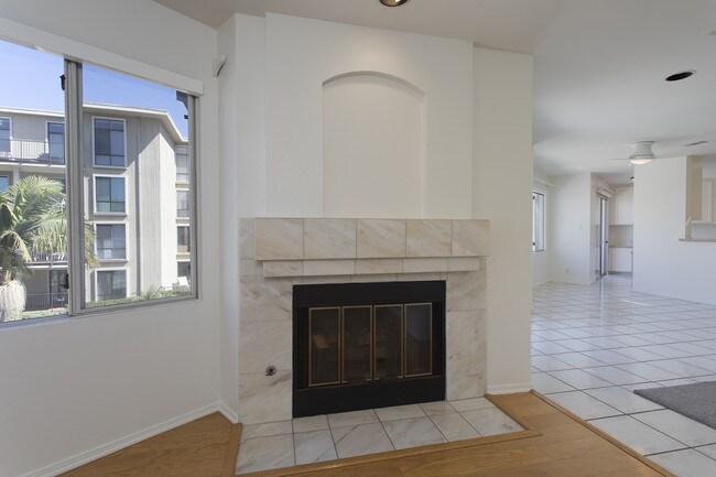 Building Photo - 8121 Camino del Sol