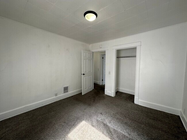 Foto del edificio - Large 4bed/2ba home right downtown Kalamazoo!