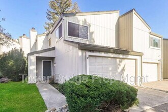 Building Photo - 7831 Hampton Ln