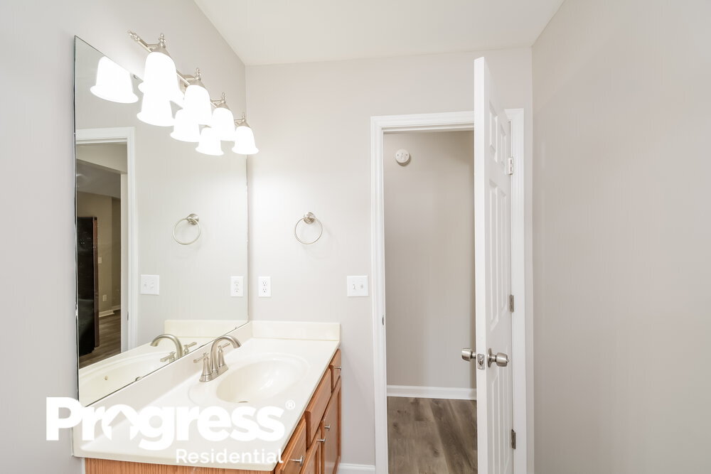 Foto del edificio - 923 Amersham Ln