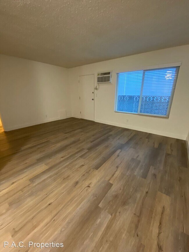 Foto del edificio - 1 br, 1 bath Apartment - 4201-05 Arch Driv...