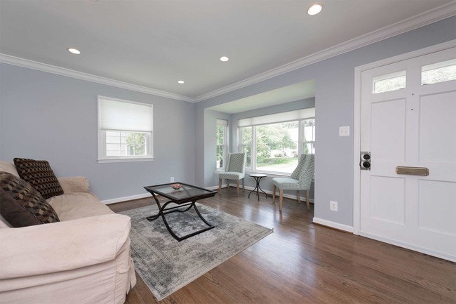 Building Photo - 4002 Spruell Dr