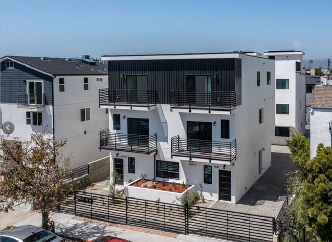 4643 1/2 W. 18th - 4643 1/2 W. 18th Apartment