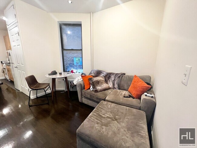 Building Photo - Best deal 1BR!! UES! Pet friendly! 5 month...