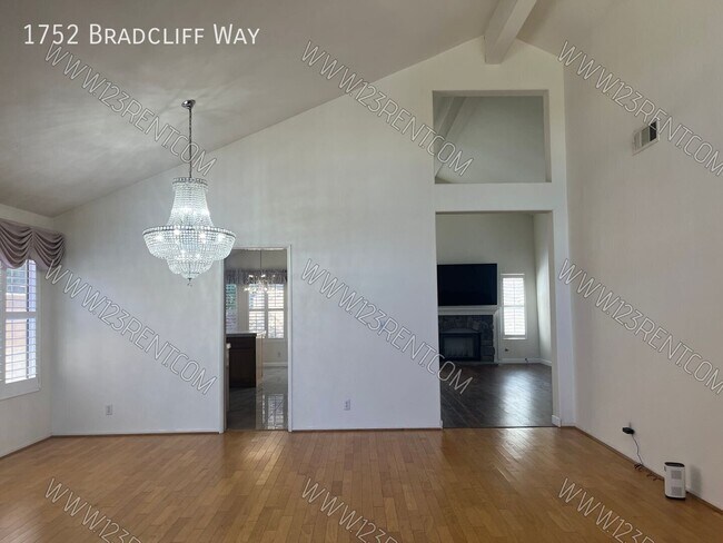 Building Photo - 1752 Bradcliff Way