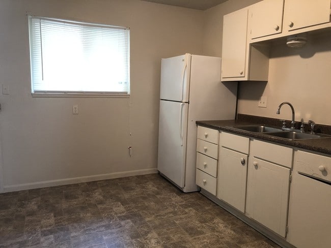 Foto del edificio - Upper 4 Plex Apartment