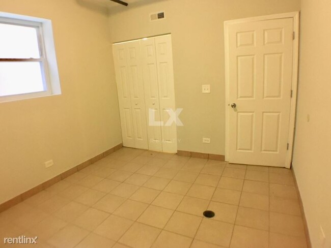 Foto del edificio - 4 br, 1 bath Apartment - 1209 W Madison St