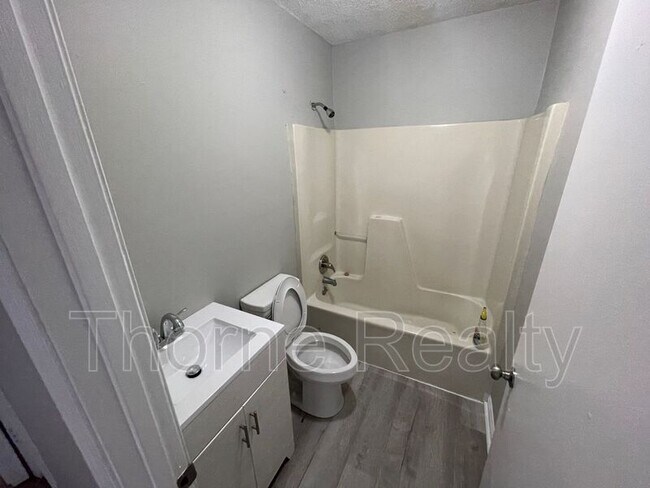 Foto del edificio - 503 Exchange Ln