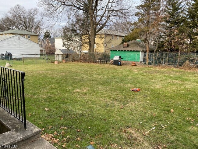 Building Photo - 220 Centre St