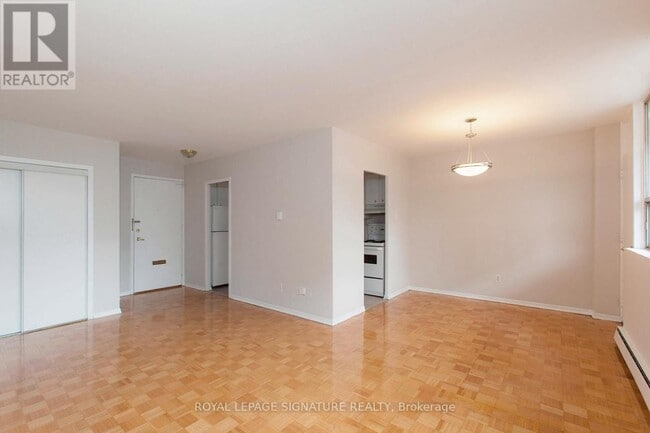 Building Photo - 525 Eglinton Ave E