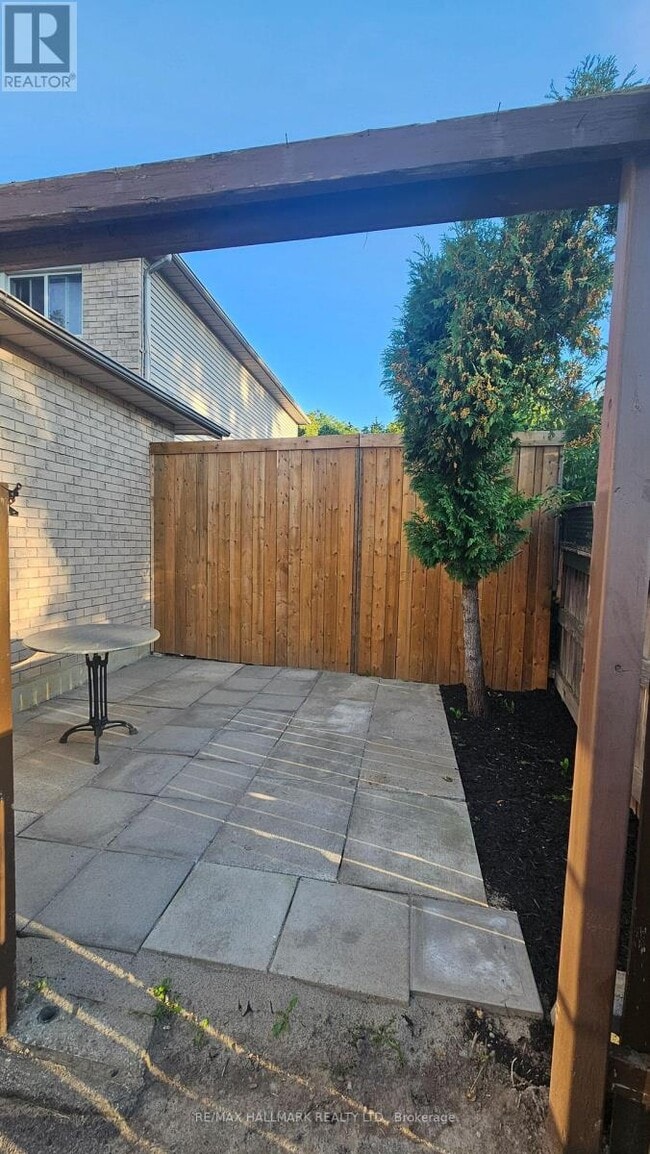 Photo du bâtiment - 1301 Anton Square