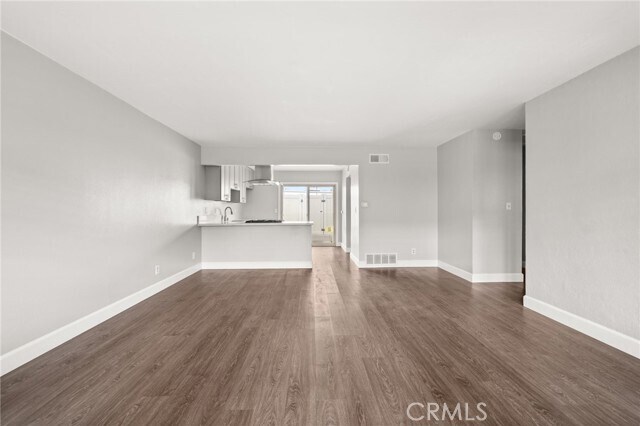 Foto principal - 8038 Worthy Dr