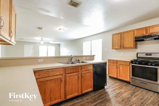 Building Photo - 16814 Perryton Ln