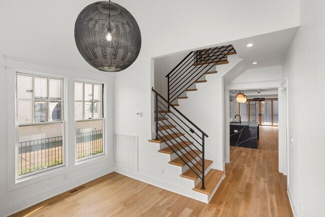 Foto del edificio - 942 Maxwell Ave