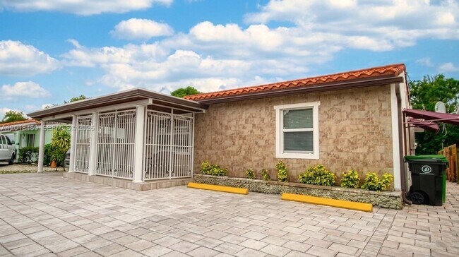 Foto del edificio - 1520 N Andrews Ave