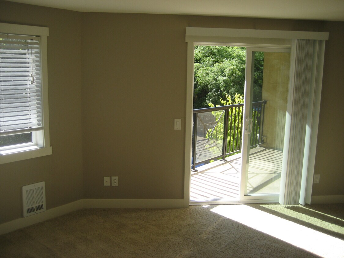 Living Room - Door to Patio - 15819 Leary Way