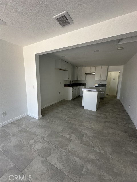 Building Photo - 9168 G
