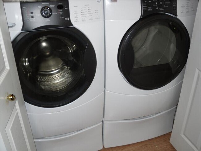 Foto del edificio - 1536 Shane Cir