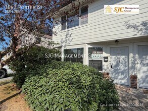 Building Photo - 3047 Porter St