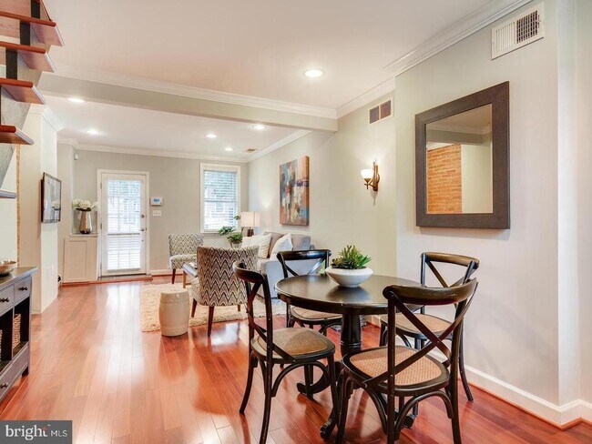 Foto del edificio - 2941 Hudson St