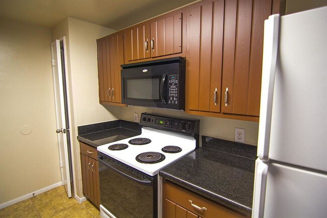 Building Photo - 1306 Marina Bay Dr
