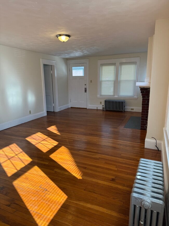 Foto del edificio - 86 Jenness St