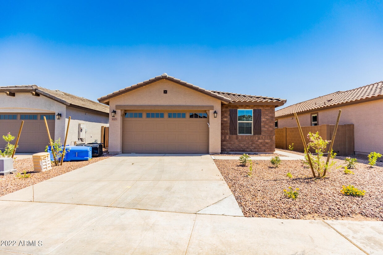 Foto principal - 9323 W Glenrosa Ave