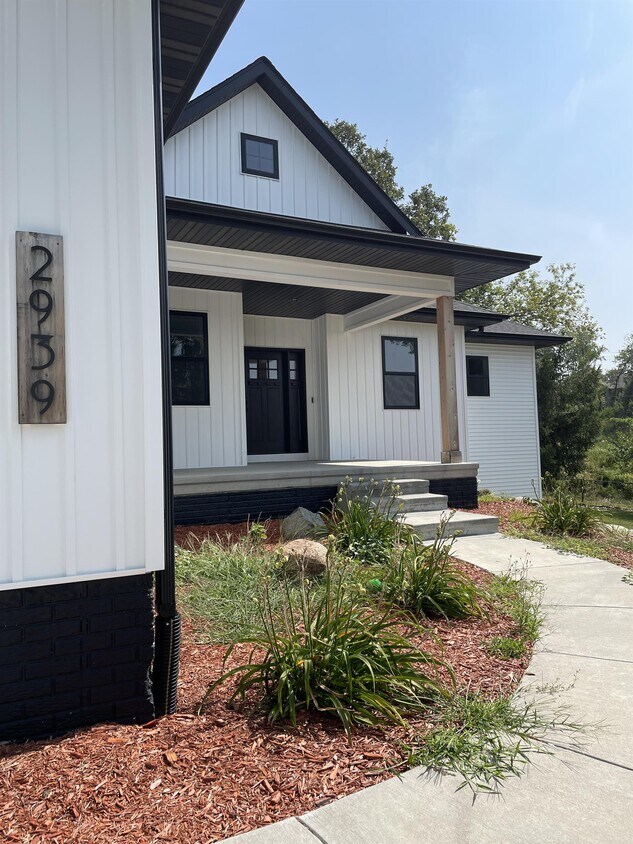 Primary Photo - 2939 Diamondhead Road