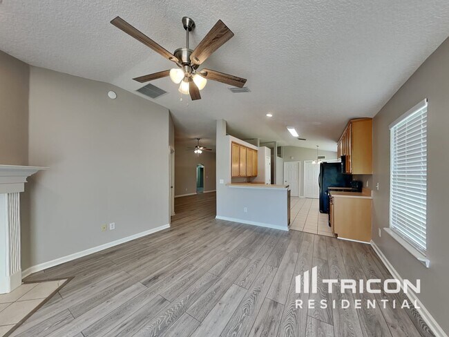 Foto del edificio - 11707 Deep Springs Dr N
