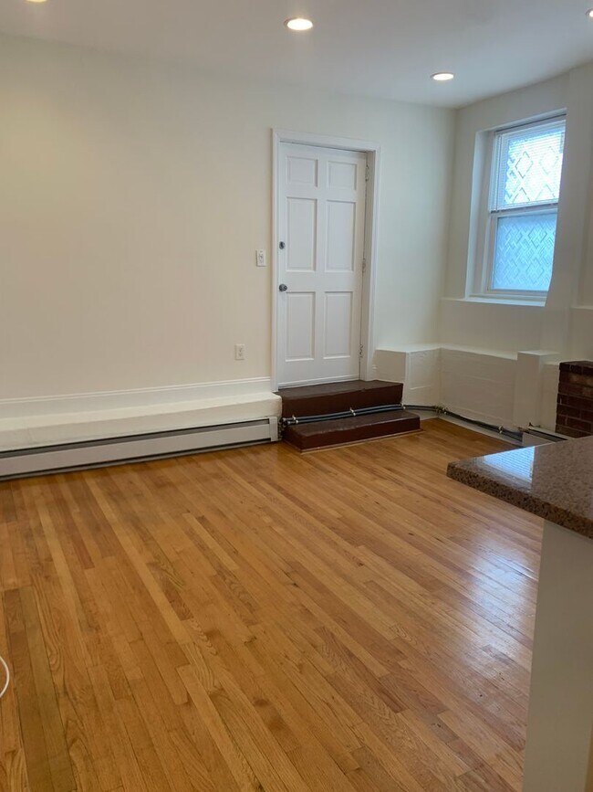 Foto del edificio - 1332 Commonwealth Ave