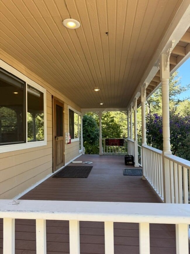 Building Photo - Welcome Home to Coleman Valley Rd Occidental