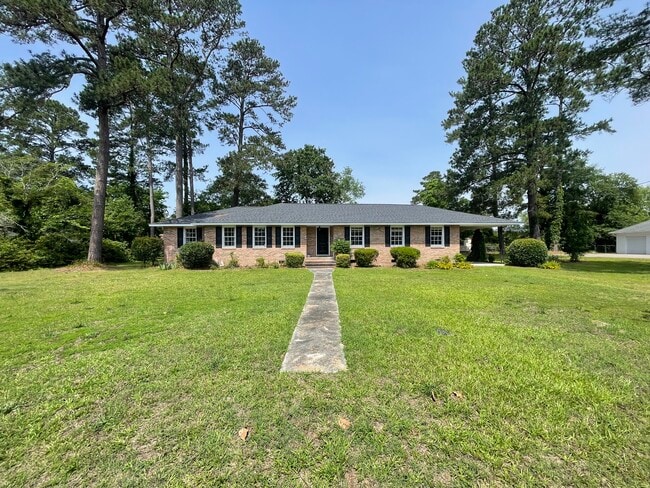 Building Photo - 821 Championship Dr