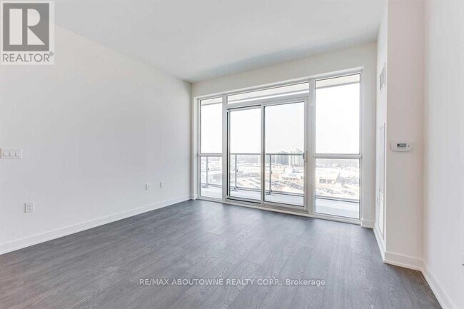 Building Photo - 4699-4699 Glen Erin Dr