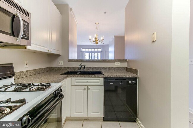 Building Photo - 2720 Bellforest Ct