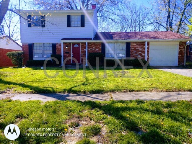 Foto del edificio - Two Story Home with Huge Backyard!