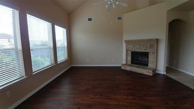 Building Photo - 2744 Kickapoo Cavern Dr