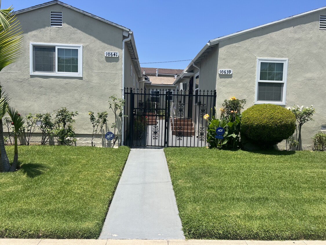Primary Photo - 10639 1/2 Ayres Ave
