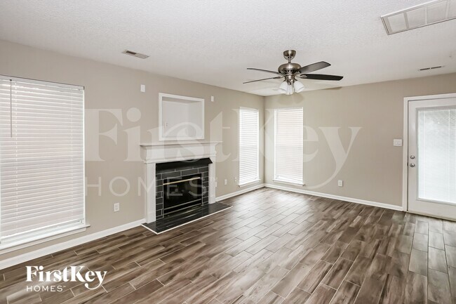Foto del edificio - 5108 Timbertop Ln